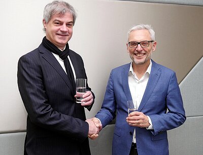 IAWR-Präsident Matthias Maier (rechts) und IAWR-Geschäftsführer Wolfgang Deinlein (links) nach ihrer Wiederwahl am 11.07.2023 in Amsterdam